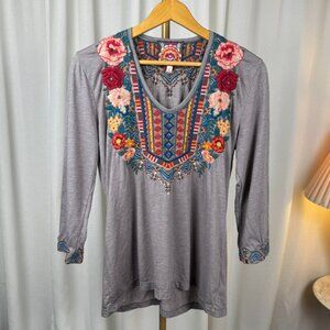 Johnny Was Embroidered Boho Tunic Top Grey Floral sz Medium